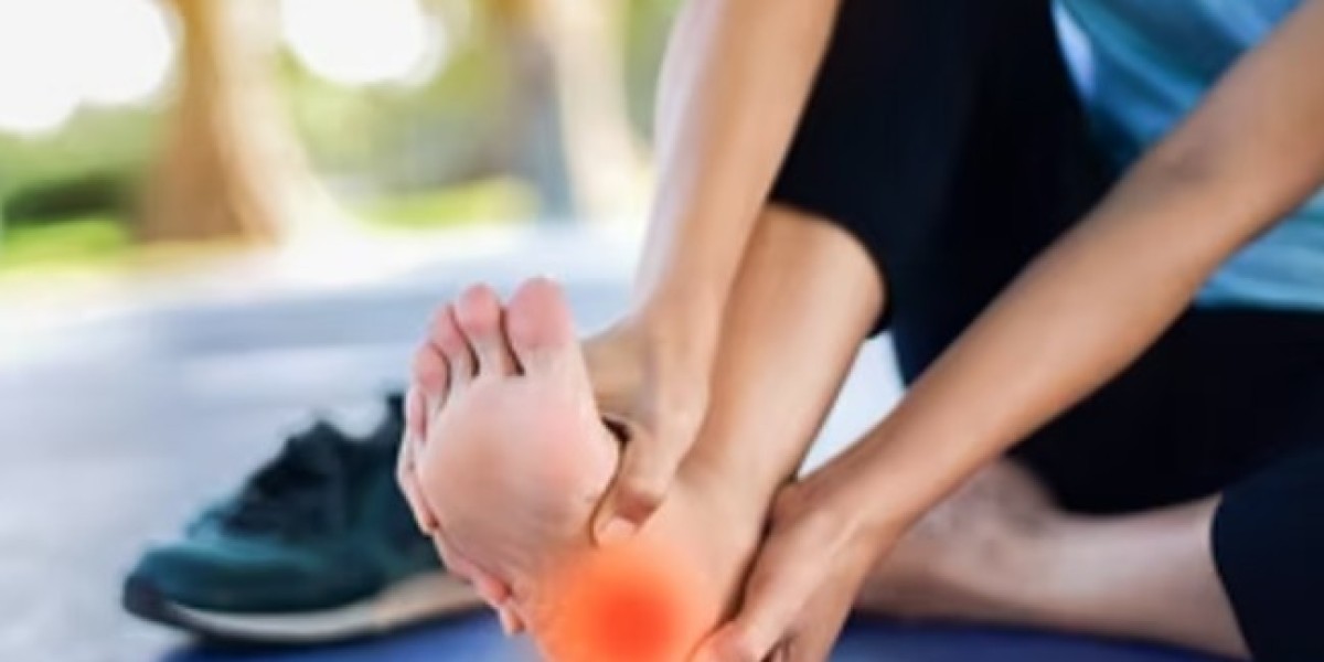 How to Choose the Right Plantar Fasciitis Specialist in Singapore